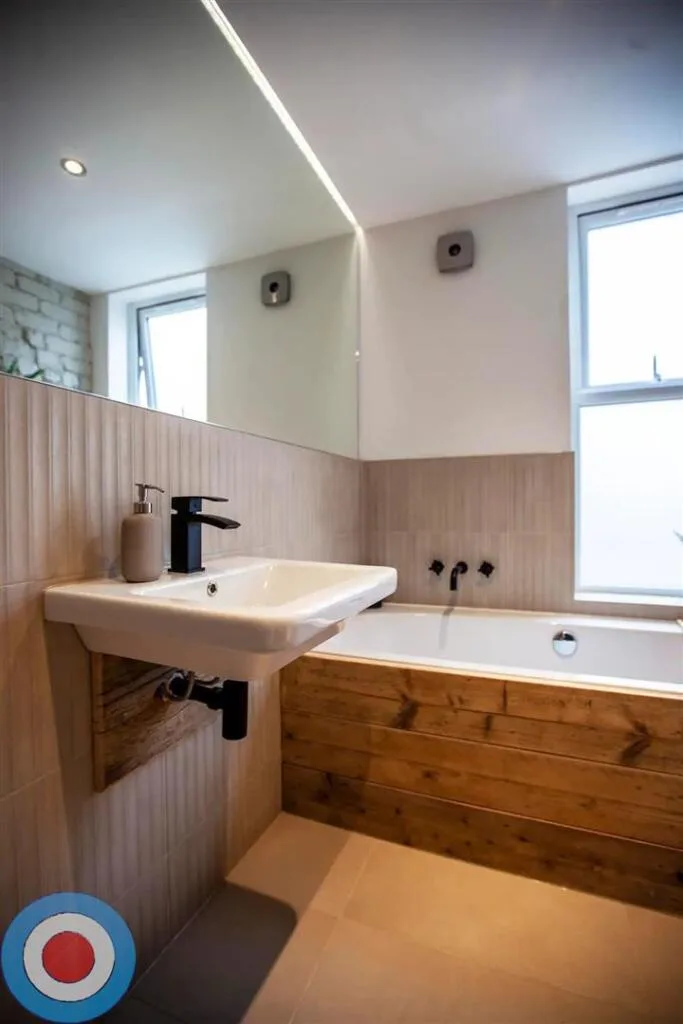 6 bedroom terraced house for rent