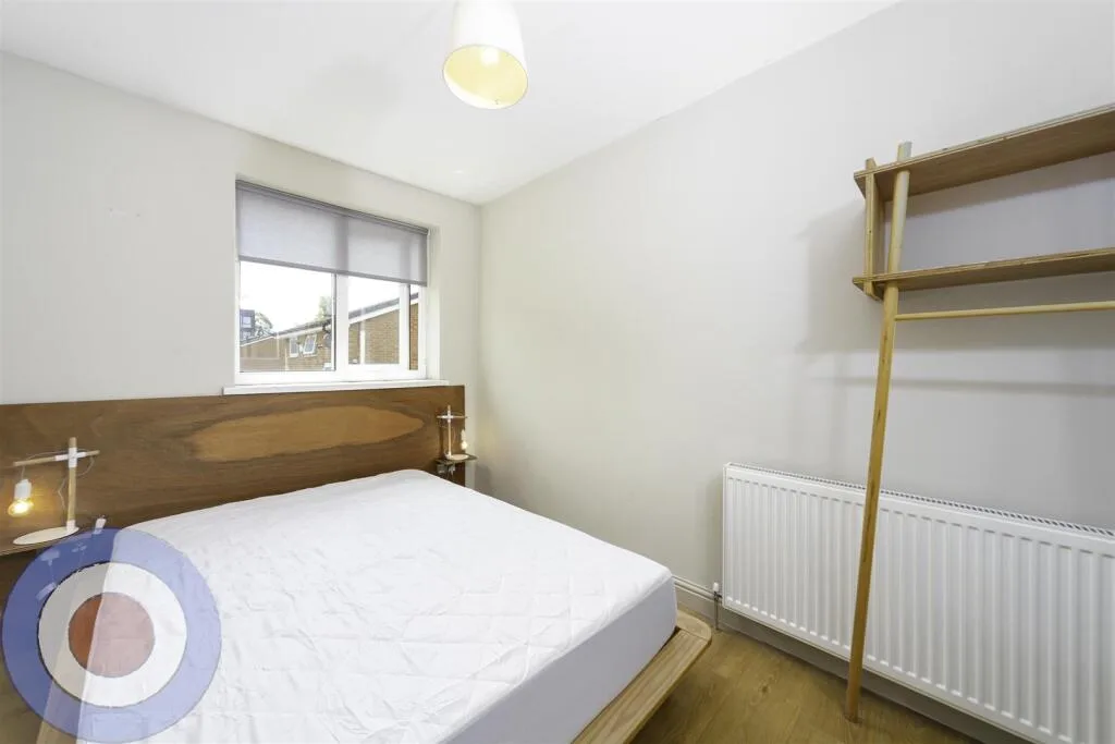 5 bedroom end of terrace house for rent