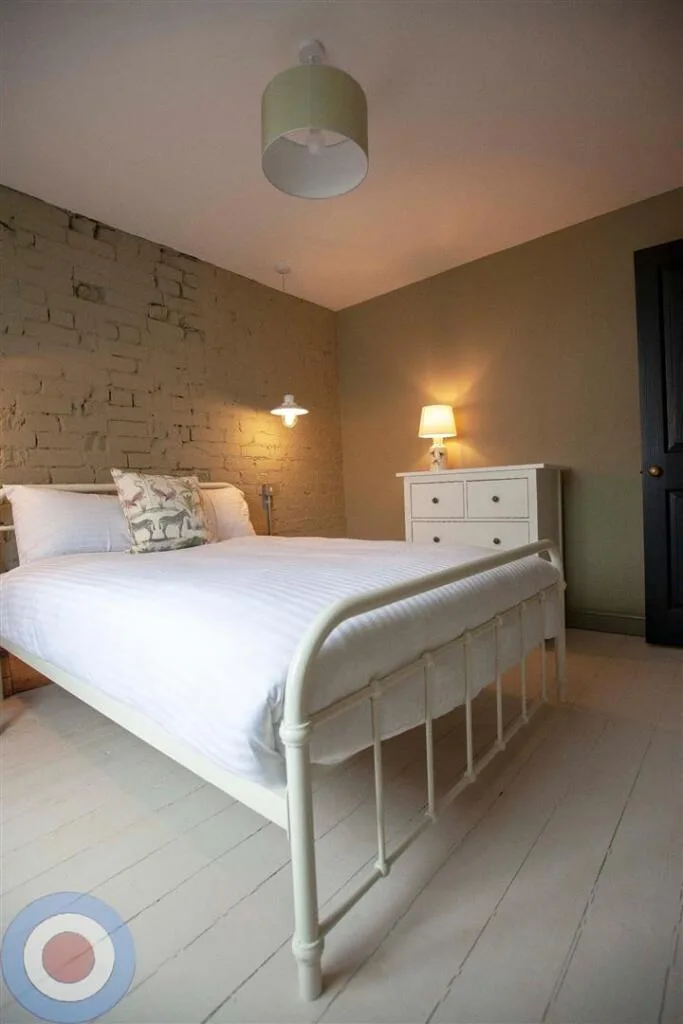 8 bedroom house for rent