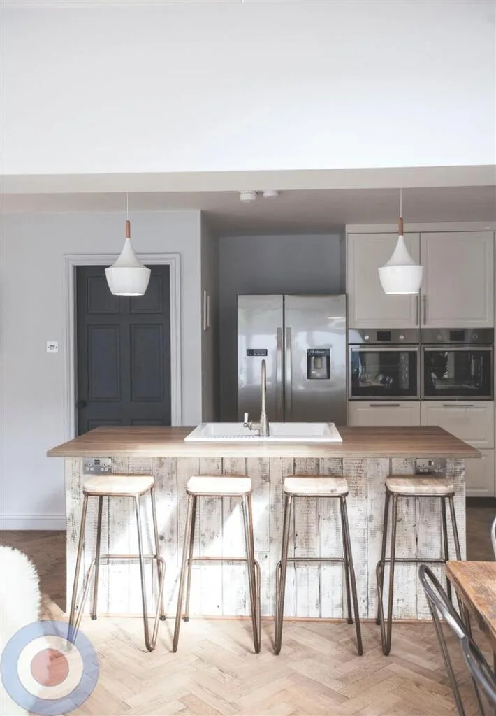 5 bedroom end of terrace house for rent