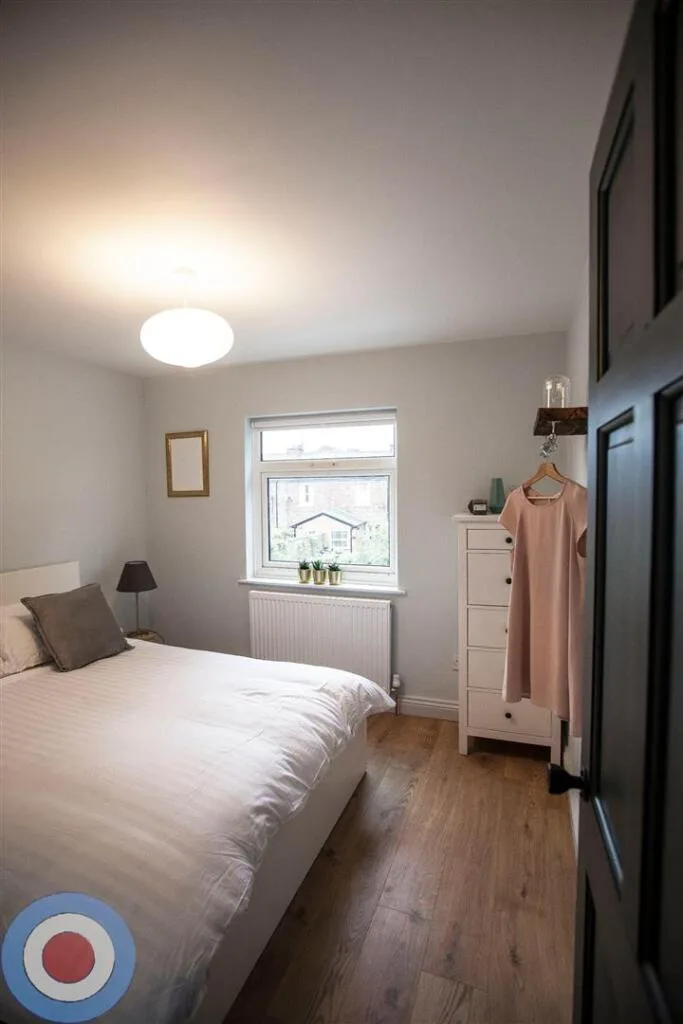 5 bedroom end of terrace house for rent