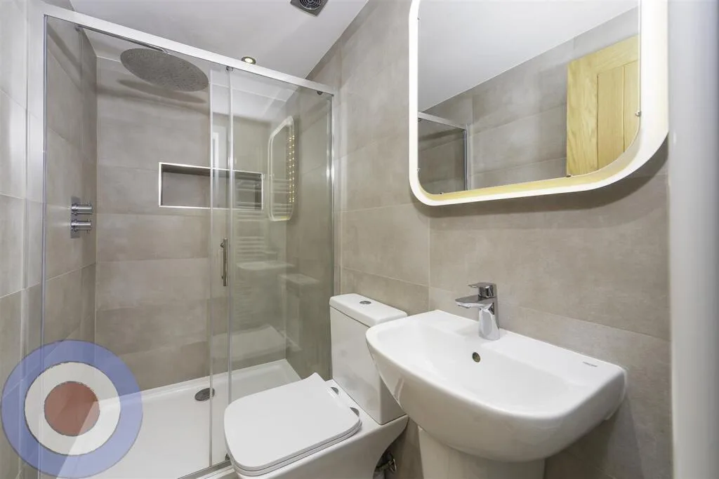 5 bedroom terraced house for rent