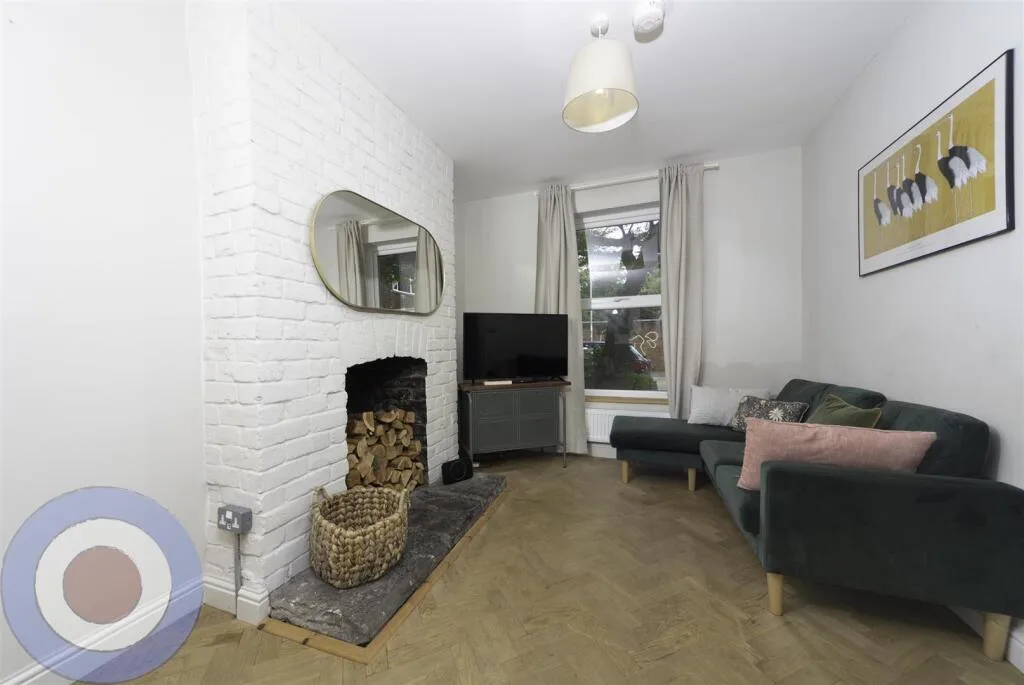 5 bedroom terraced house for rent