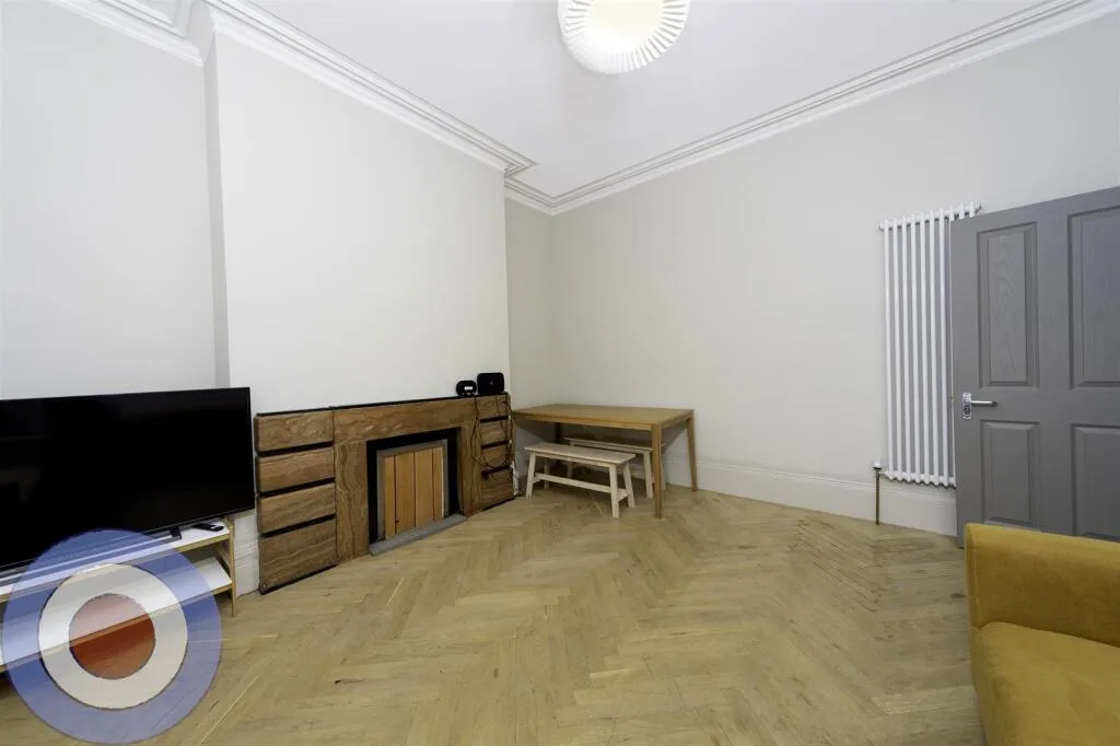 9 bedroom terraced house for rent