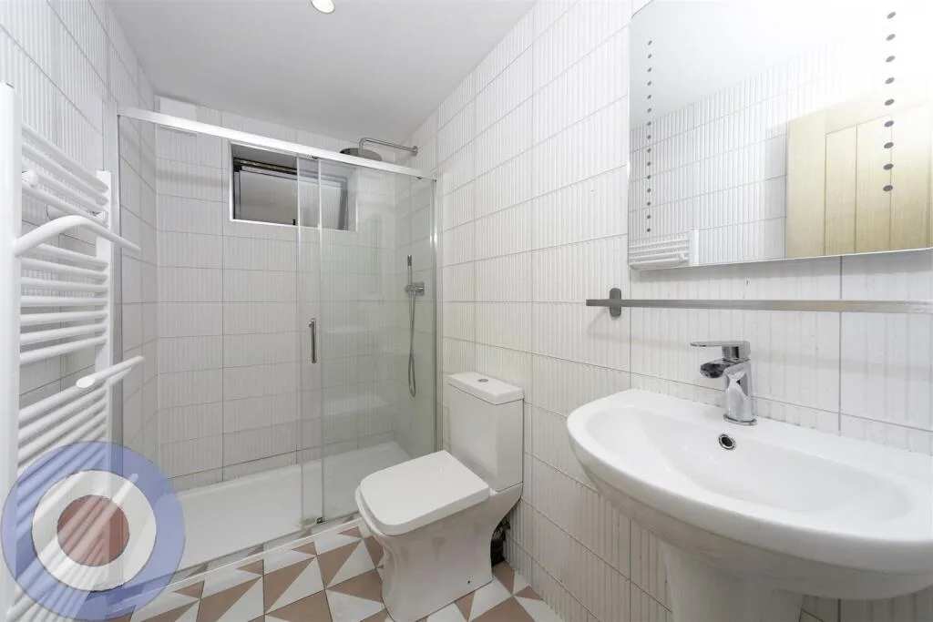 9 bedroom terraced house for rent