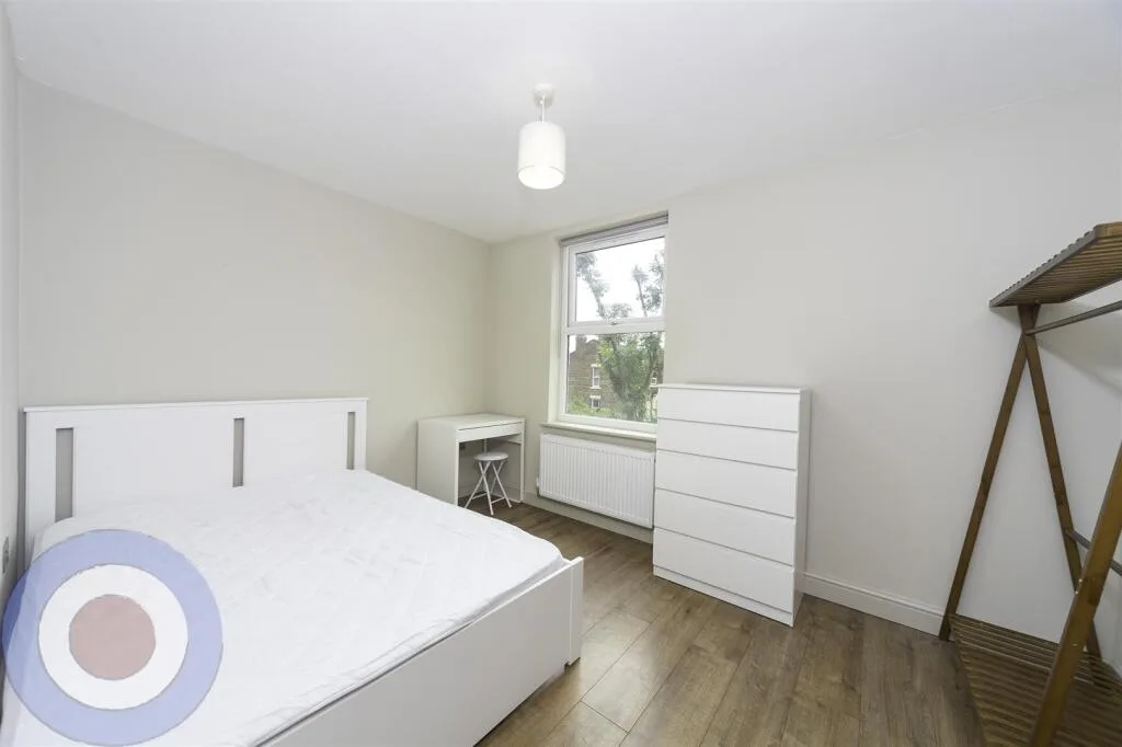 9 bedroom terraced house for rent