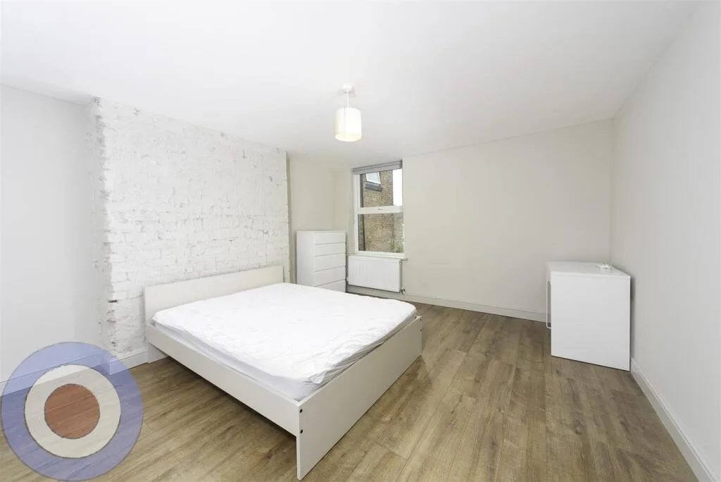 9 bedroom terraced house for rent
