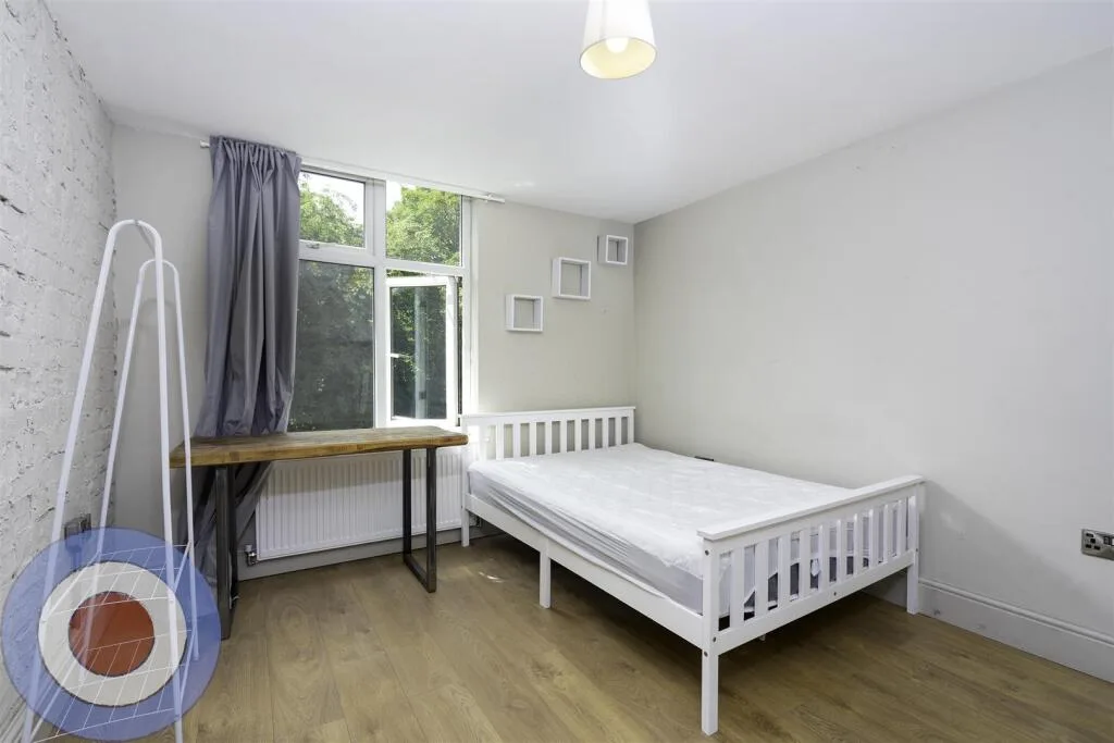 8 bedroom house for rent