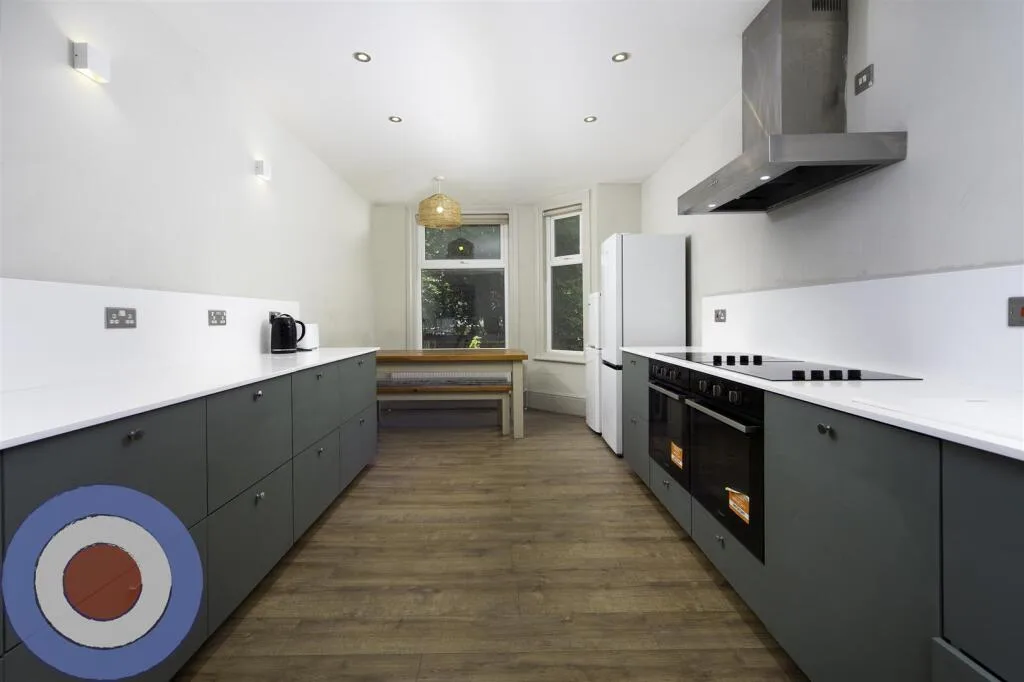 8 bedroom house for rent