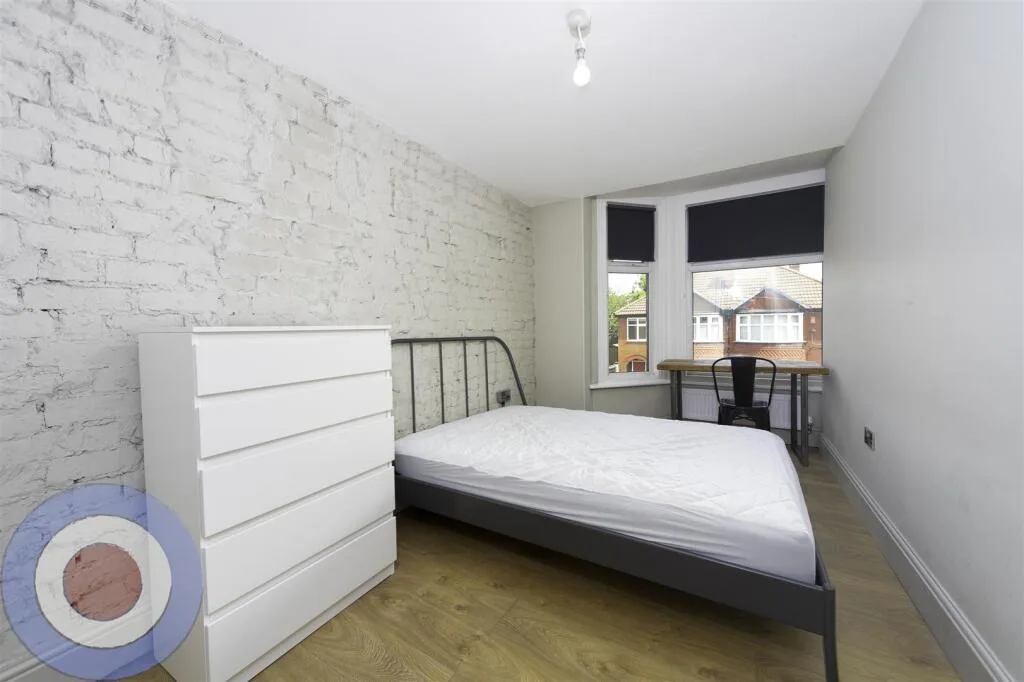 8 bedroom house for rent