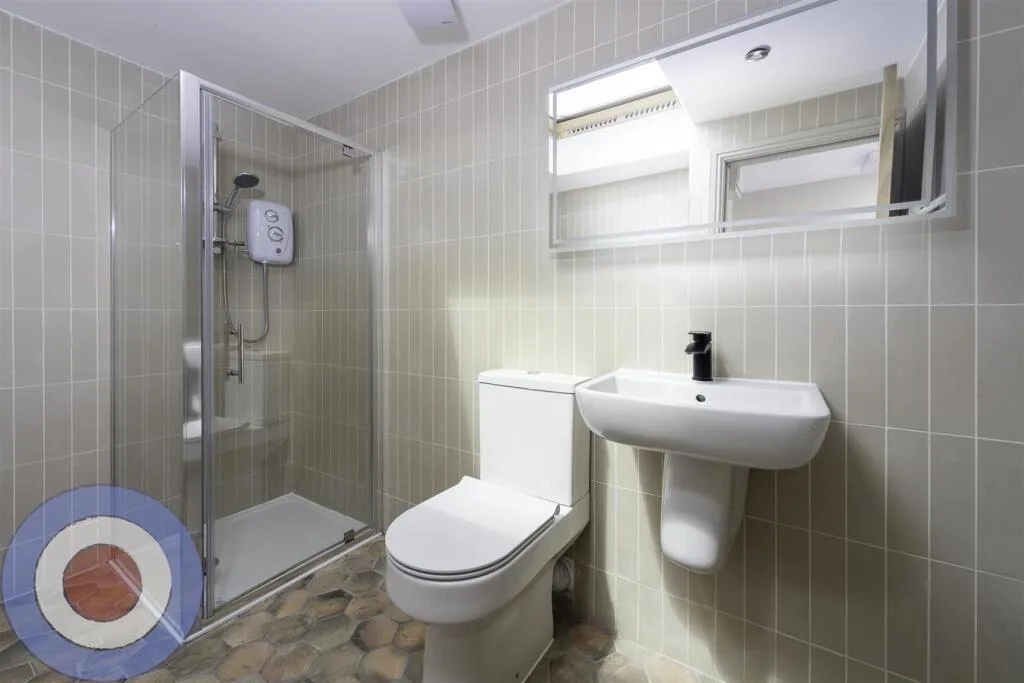 8 bedroom house for rent