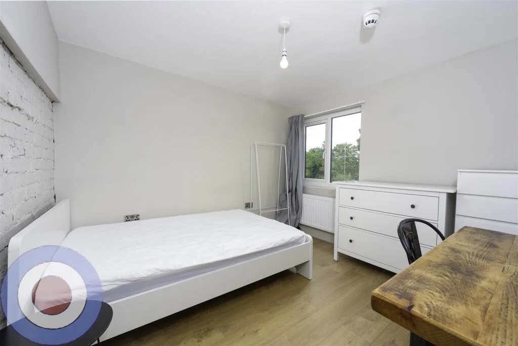 8 bedroom house for rent