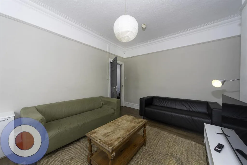 8 bedroom house for rent