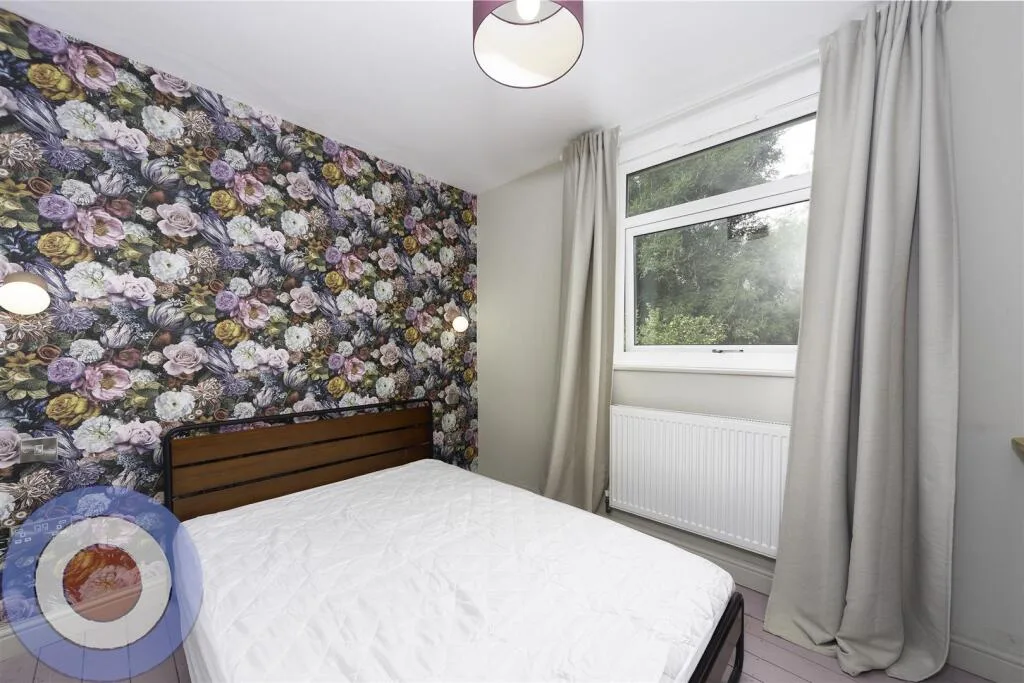 5 bedroom terraced house for rent