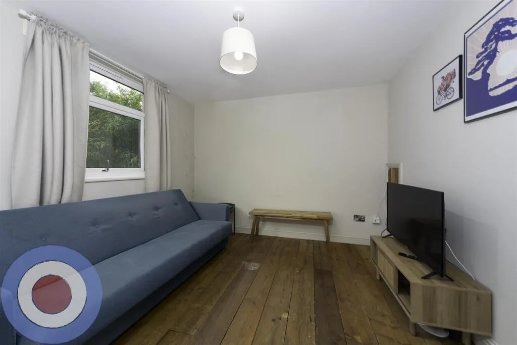 5 bedroom terraced house for rent