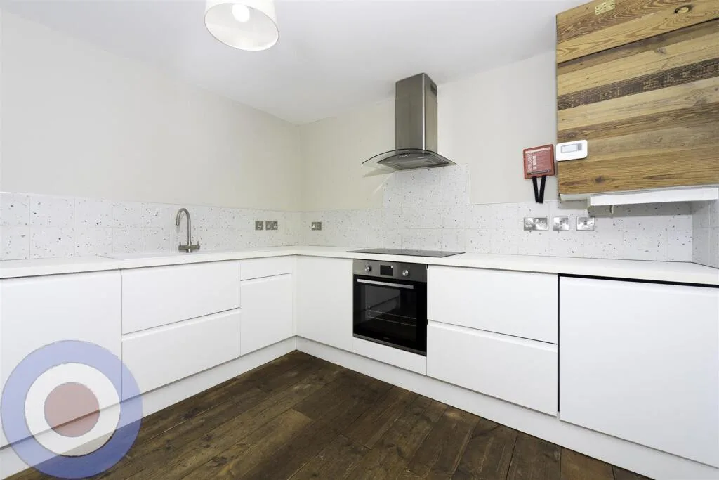 5 bedroom terraced house for rent