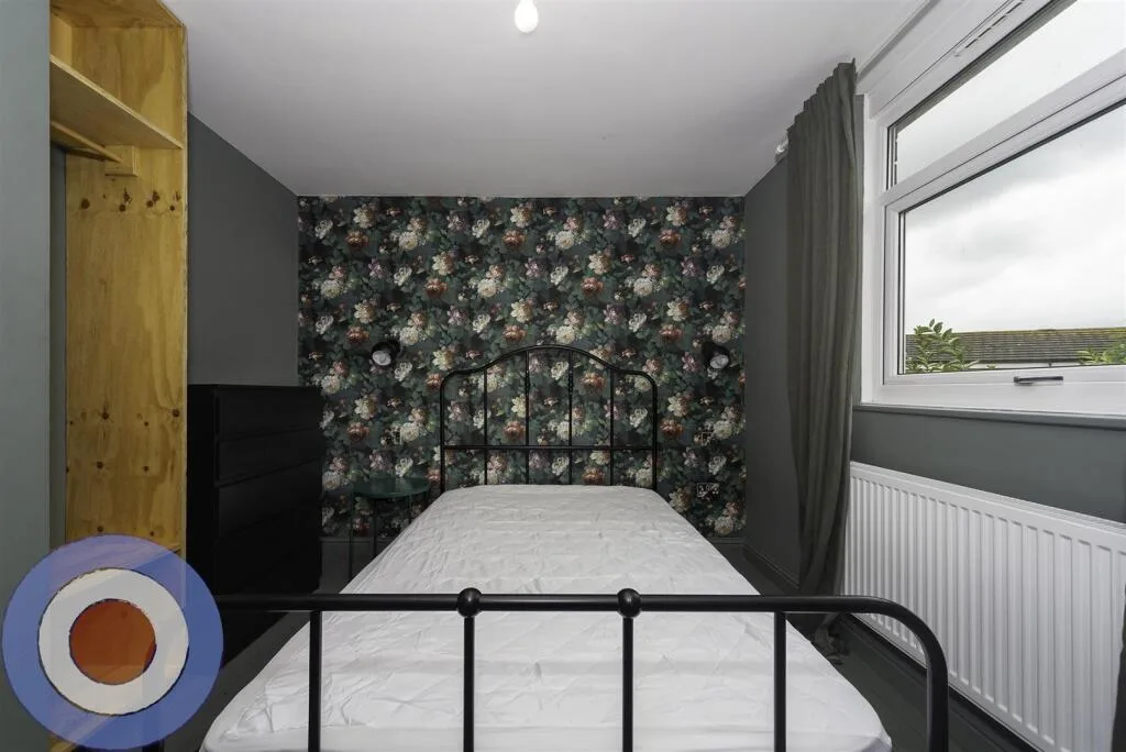 5 bedroom terraced house for rent