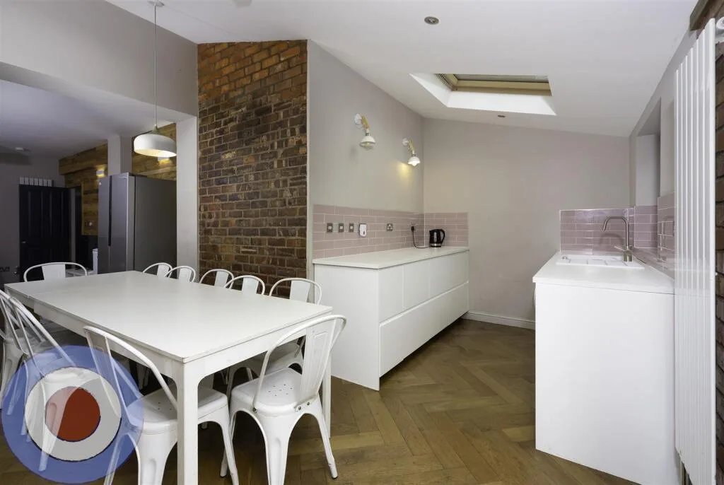 9 bedroom house for rent