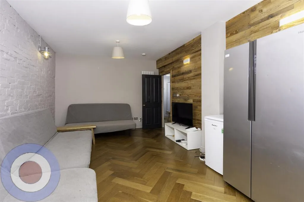 9 bedroom house for rent