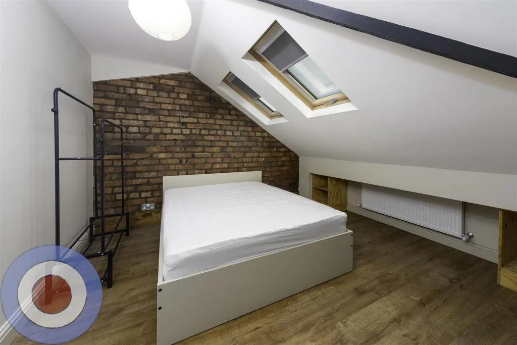 9 bedroom house for rent