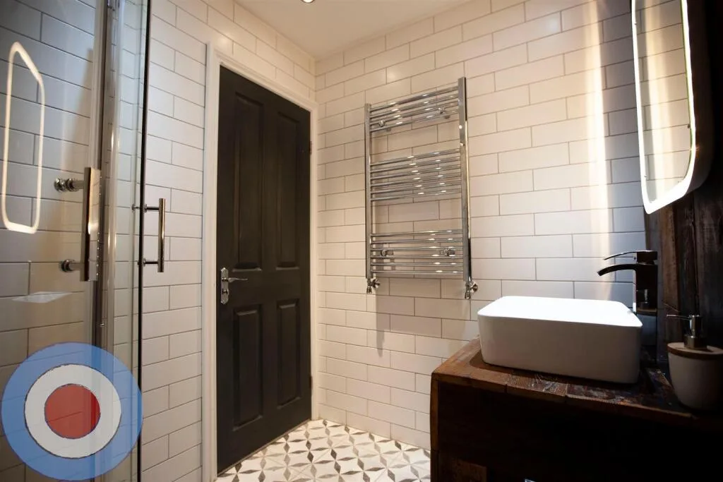 5 bedroom end of terrace house for rent