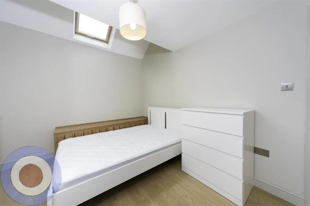 8 bedroom house for rent