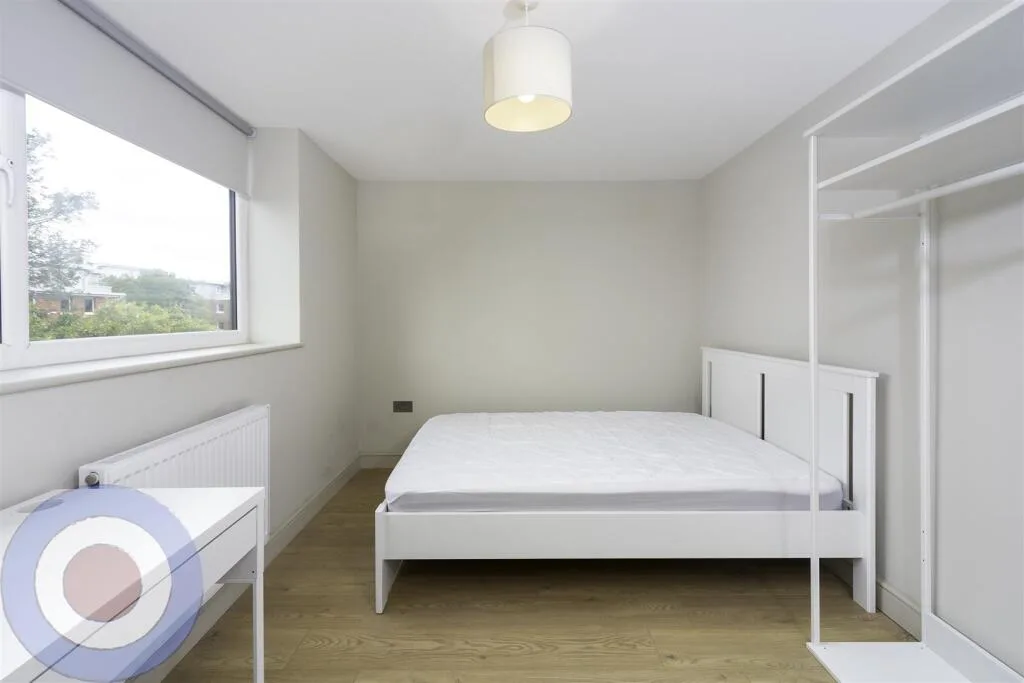 8 bedroom house for rent