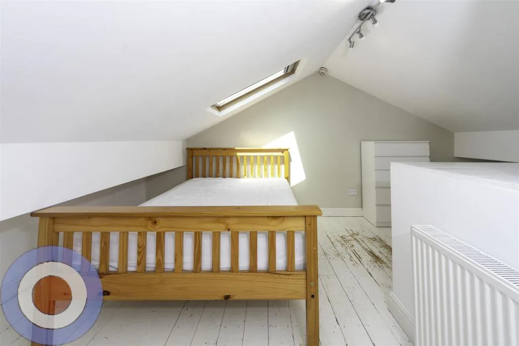 5 bedroom terraced house for rent