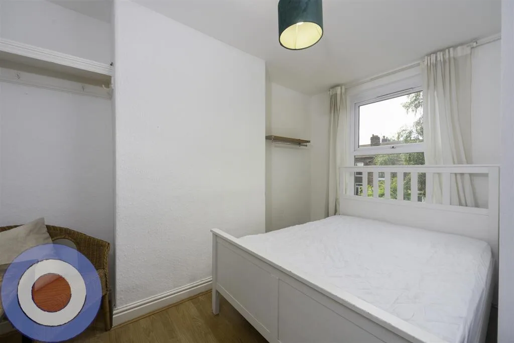 5 bedroom terraced house for rent