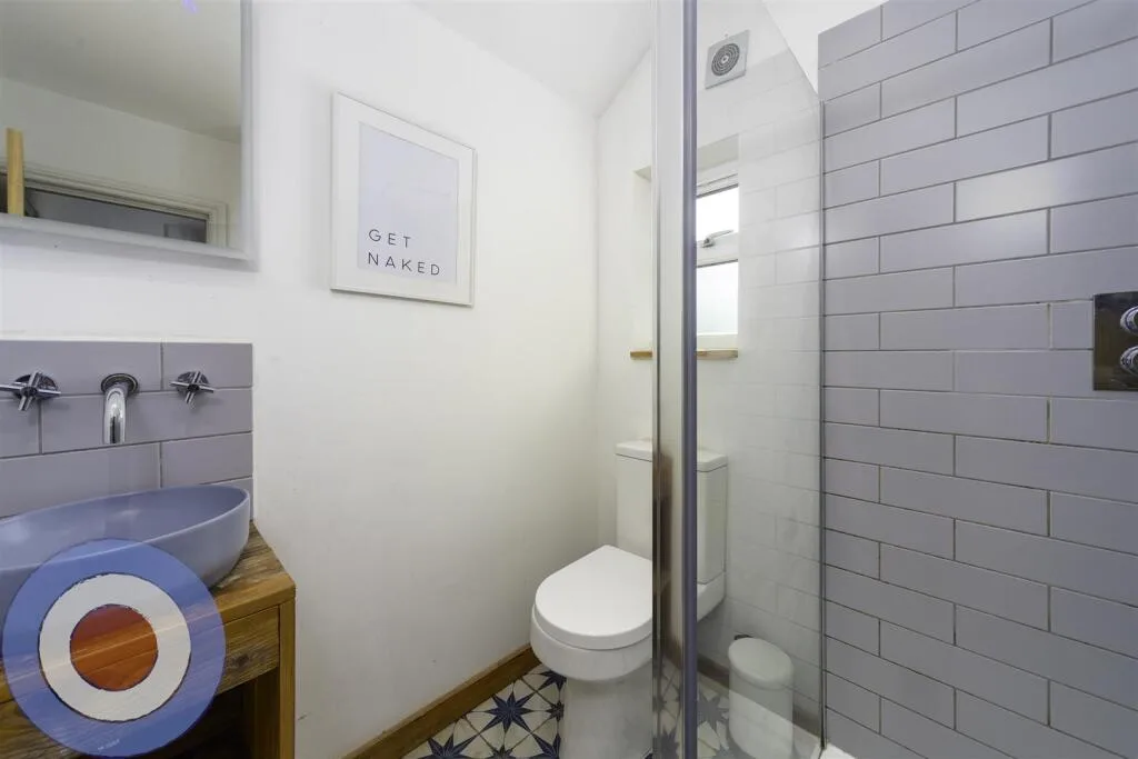 8 bedroom house for rent