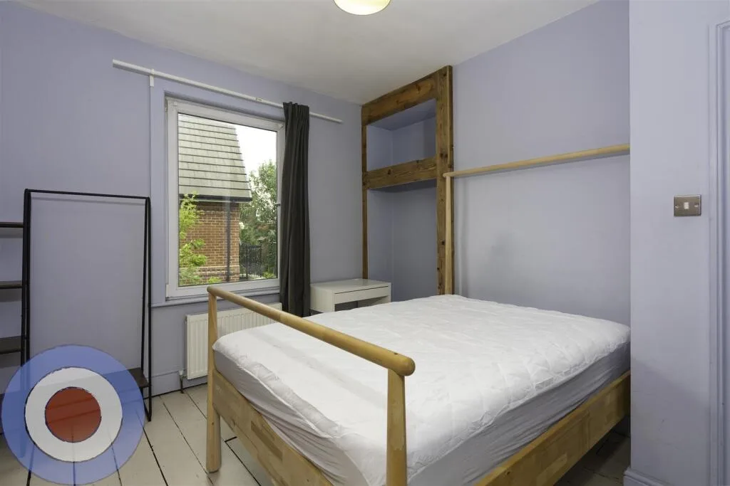 8 bedroom house for rent