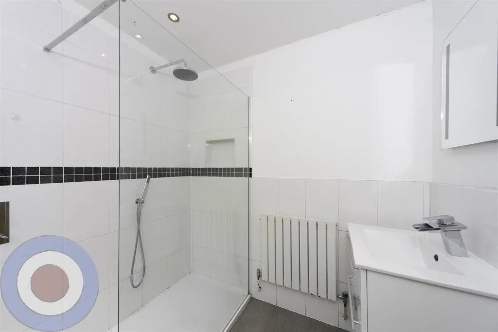 8 bedroom house for rent