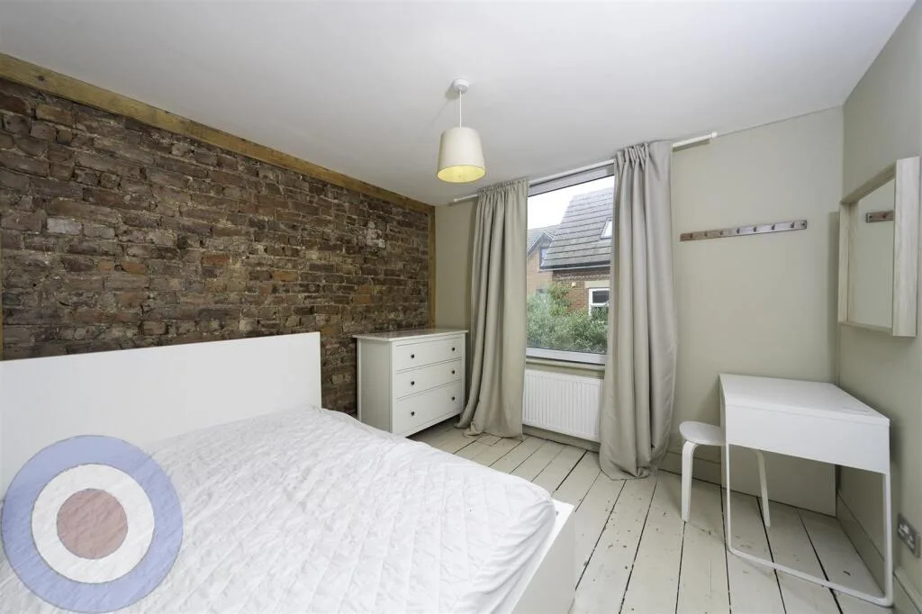 8 bedroom house for rent
