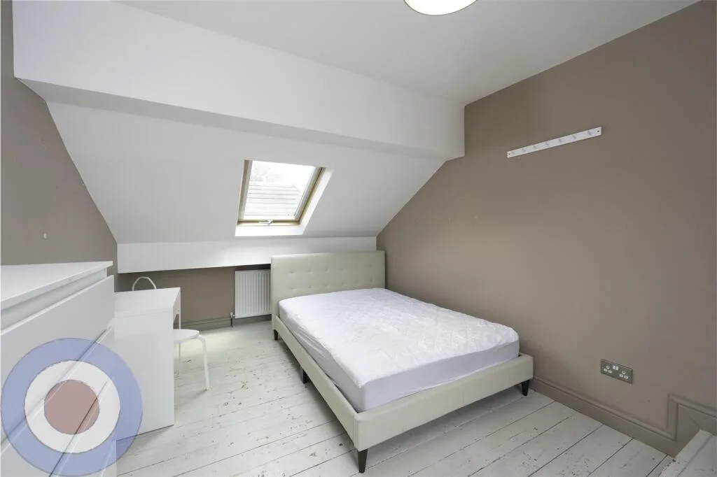 8 bedroom house for rent