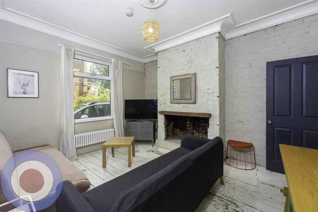 8 bedroom house for rent