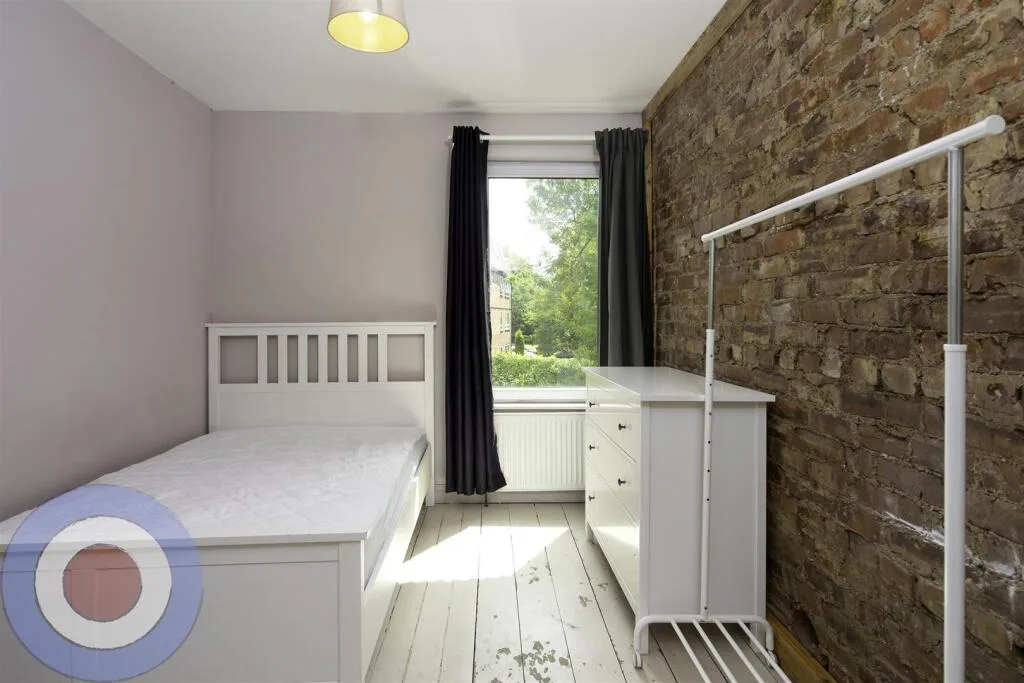 8 bedroom house for rent