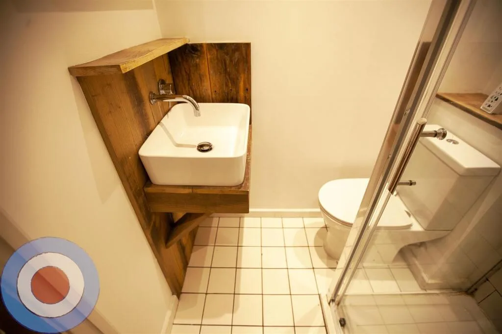 8 bedroom terraced house for rent