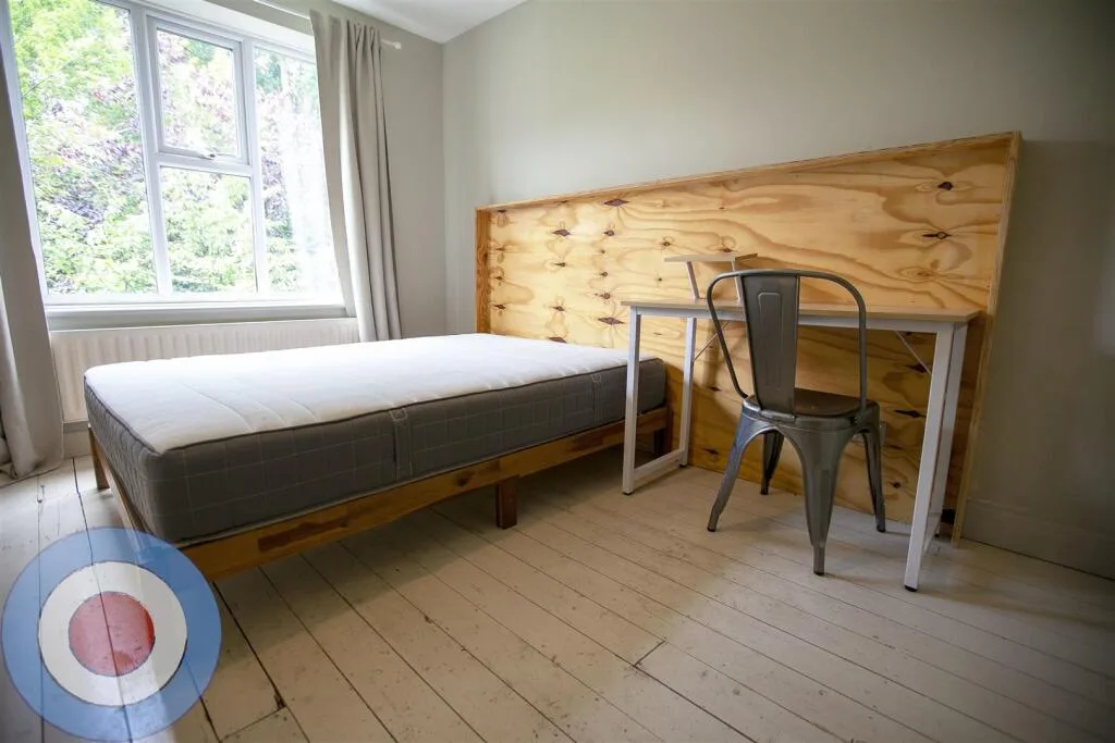 8 bedroom terraced house for rent
