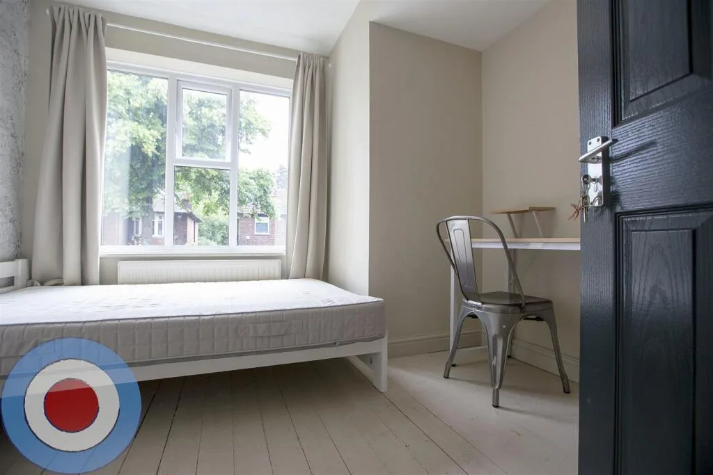 8 bedroom terraced house for rent