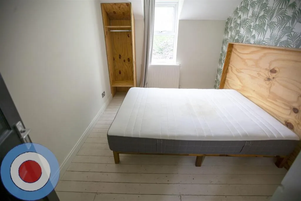 8 bedroom terraced house for rent