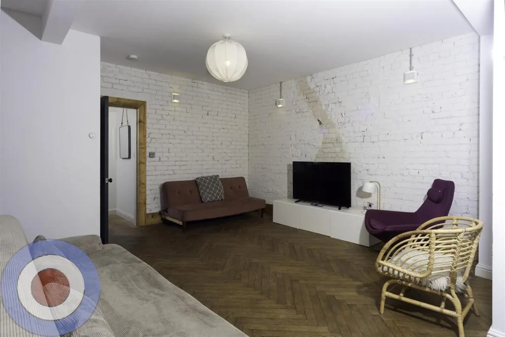 9 bedroom house for rent