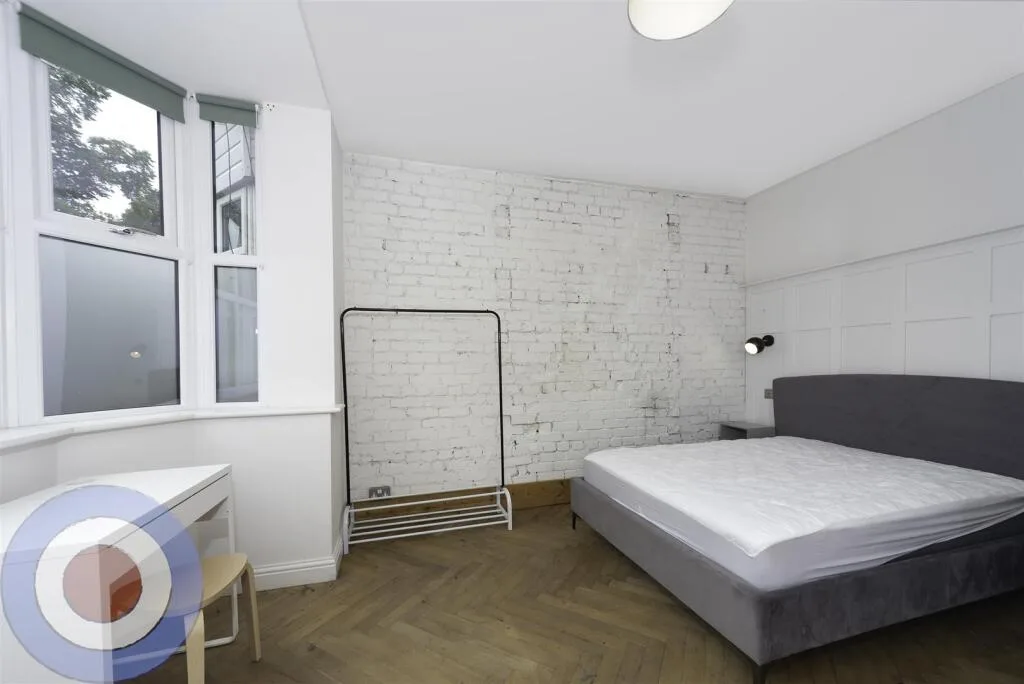 9 bedroom house for rent