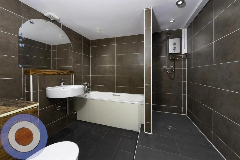 5 bedroom house for rent