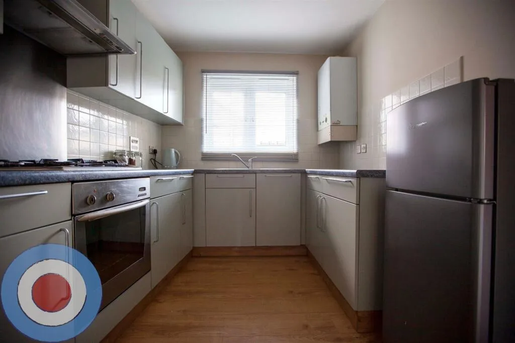 4 bedroom end of terrace house for rent