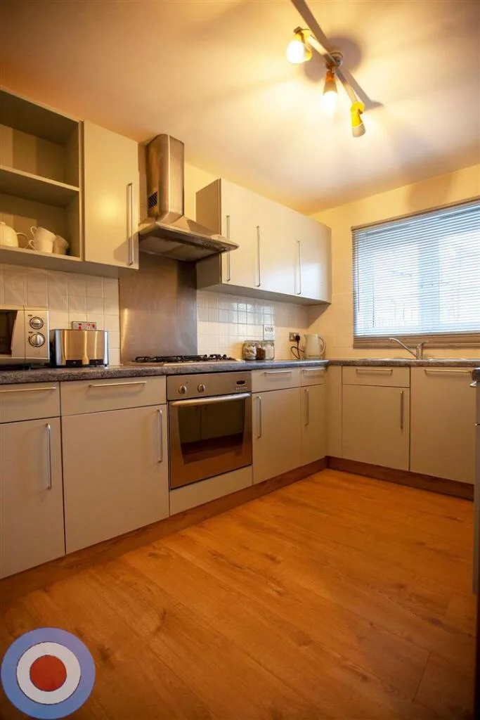 4 bedroom end of terrace house for rent