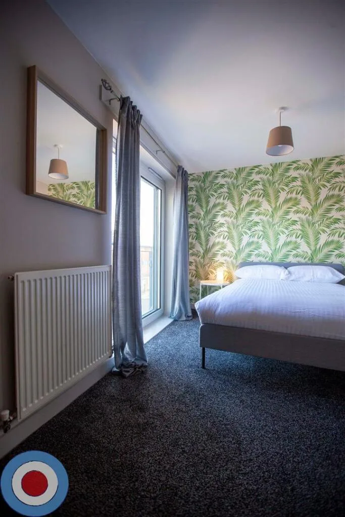 4 bedroom end of terrace house for rent