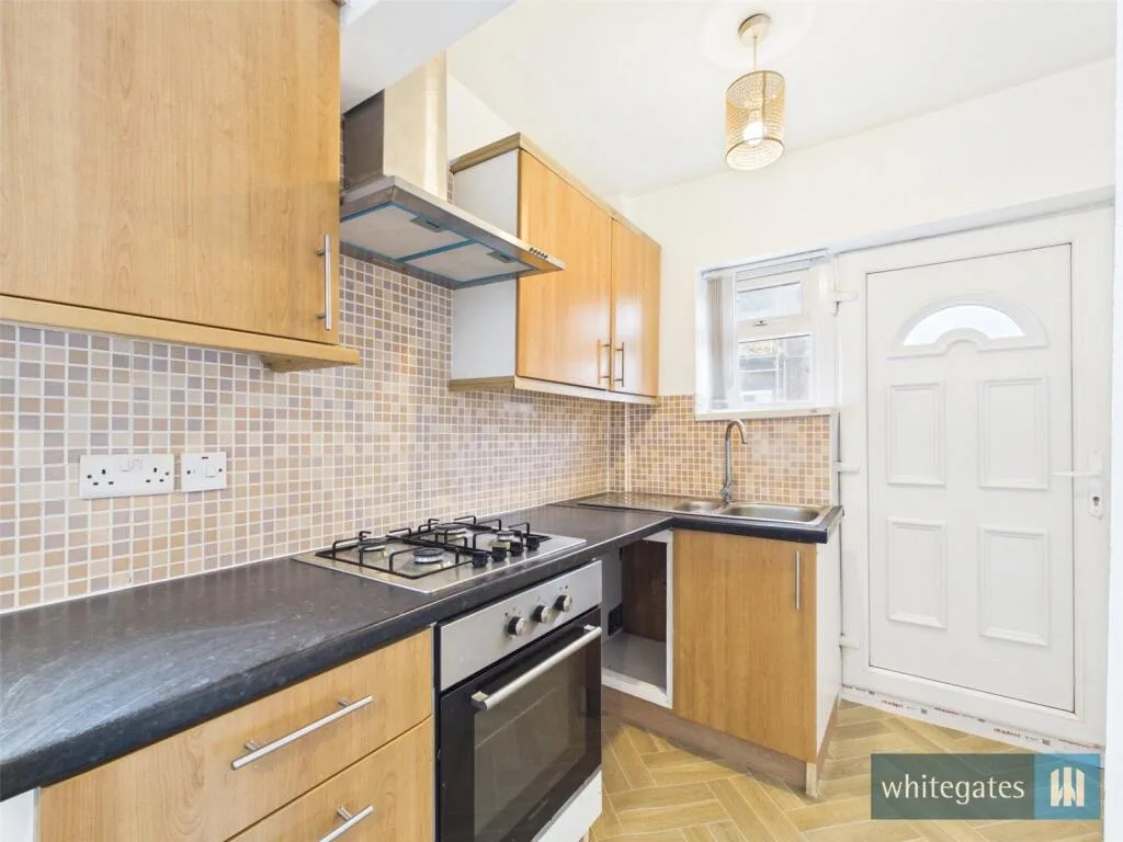 3 bedroom semi-detached house for rent