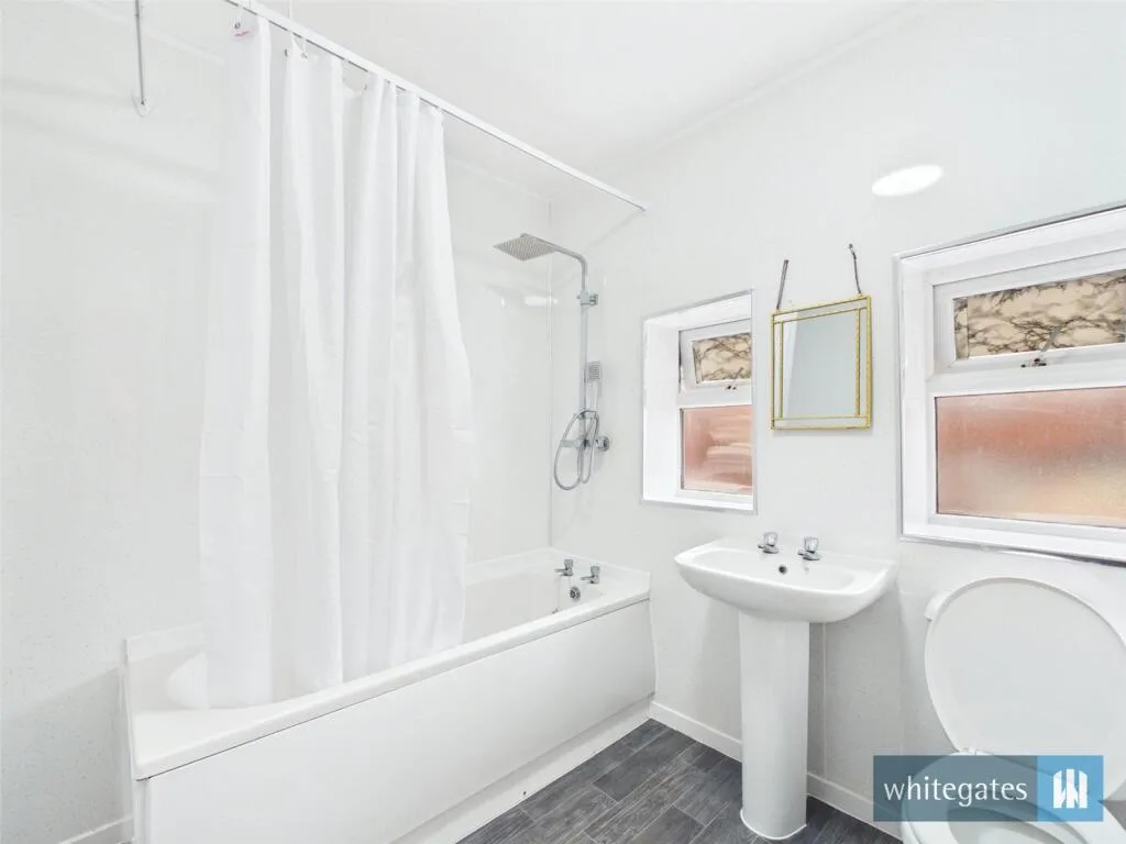 3 bedroom semi-detached house for rent