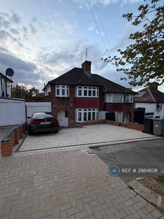 3 bedroom semi-detached house for rent