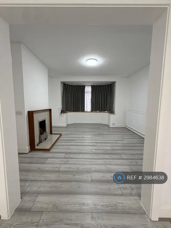 3 bedroom semi-detached house for rent